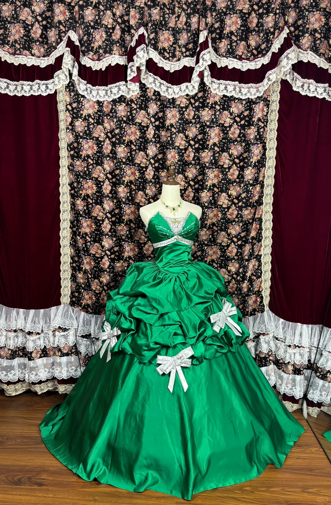 Vintage Ball Gown Strapless Bow Green Satin Prom Dress Sweet 16 Dress SH5771