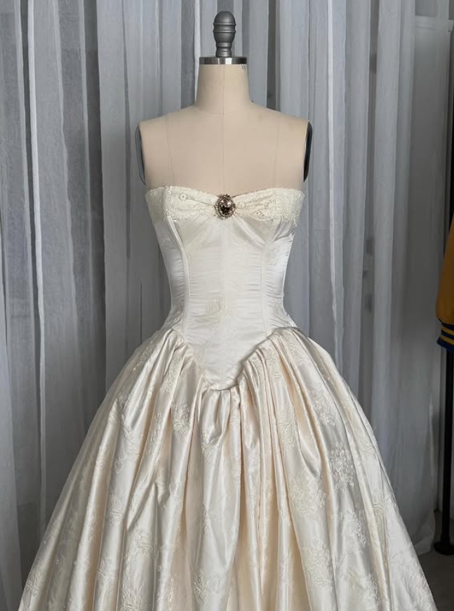 Vintage Ivory Ball Gown Sweetheart Neck Print Floral Satin Prom Dress SH5446