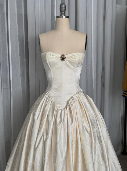 Vintage Ivory Ball Gown Sweetheart Neck Print Floral Satin Prom Dress SH5446