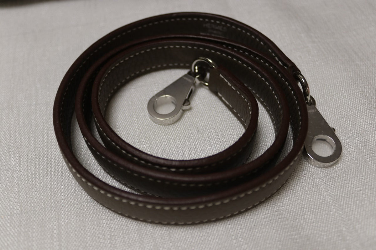 Hermès Kelly 28 Togo PHW Bag