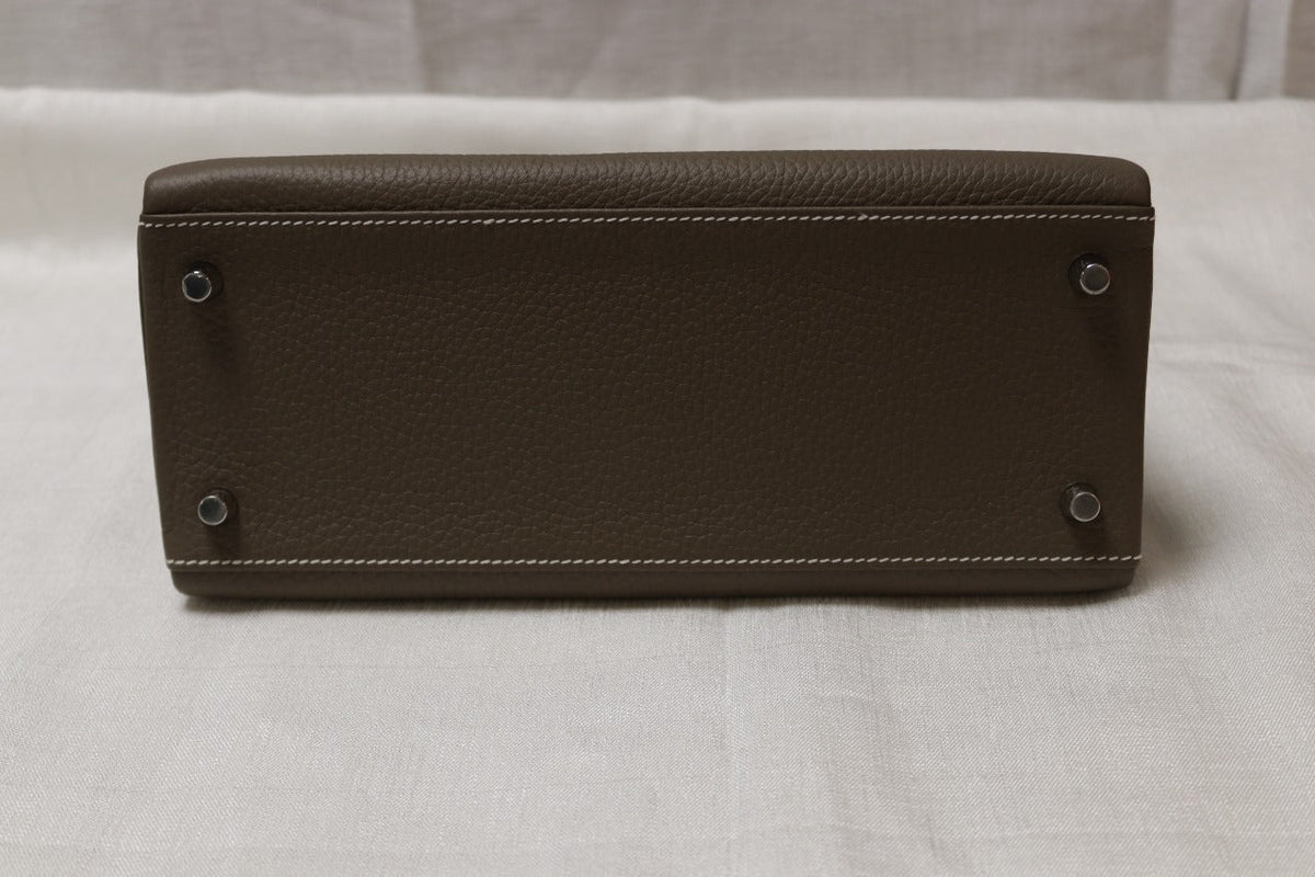 Hermès Kelly 28 Togo PHW Bag