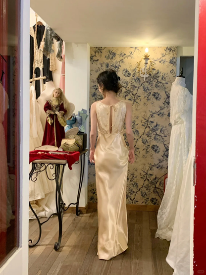Vintage Gentle Sheath Round Neck Light Champagne Satin Prom Dress Wedding Guest Dress SH4498