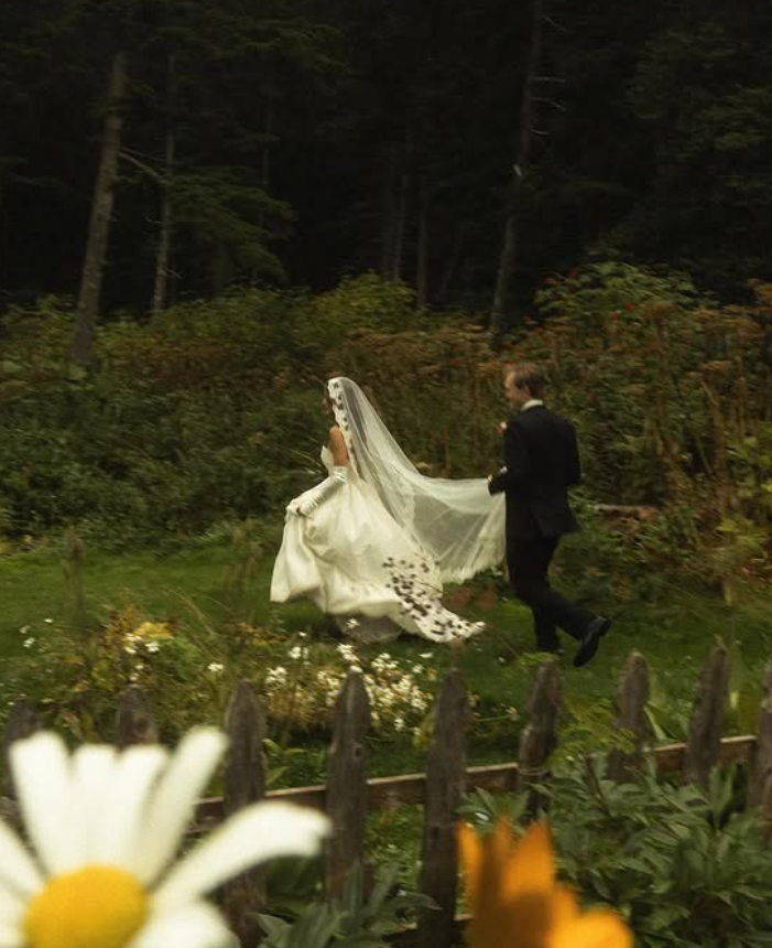 Vintage Classic A Line Sweetheart Neck White Satin Long Wedding Dress SH5187
