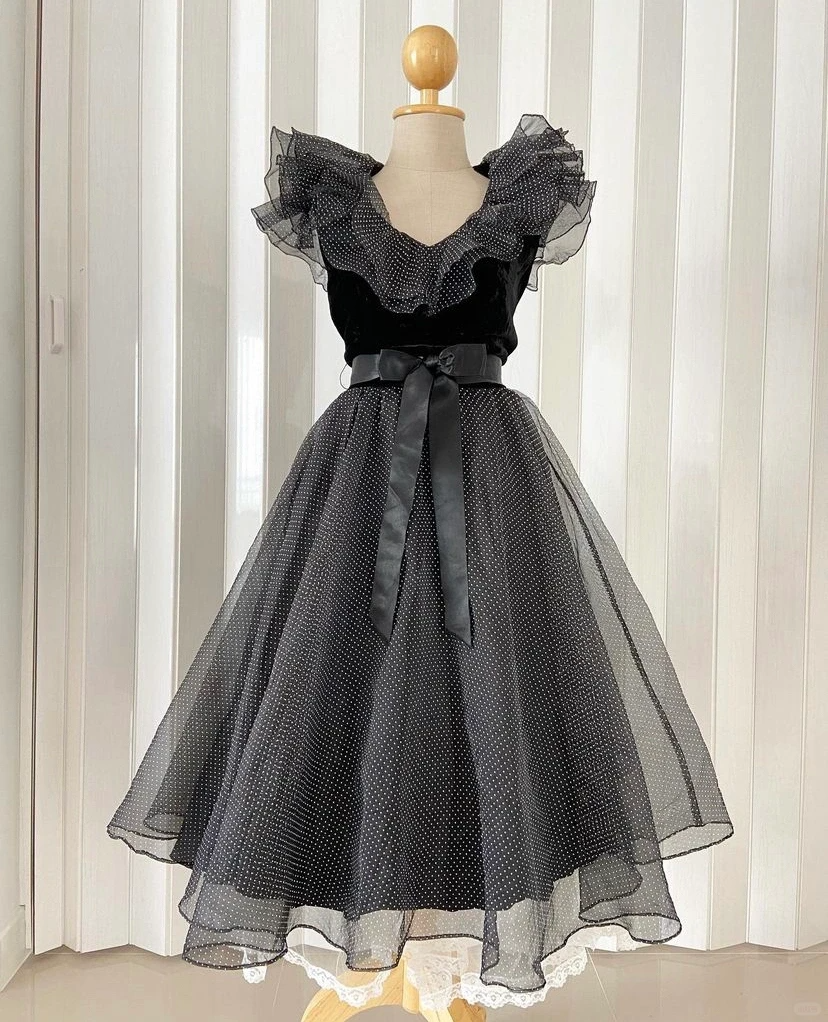 Vintage Cute Polka Dot A Line V Neck Chiffon Prom Dress SH5564