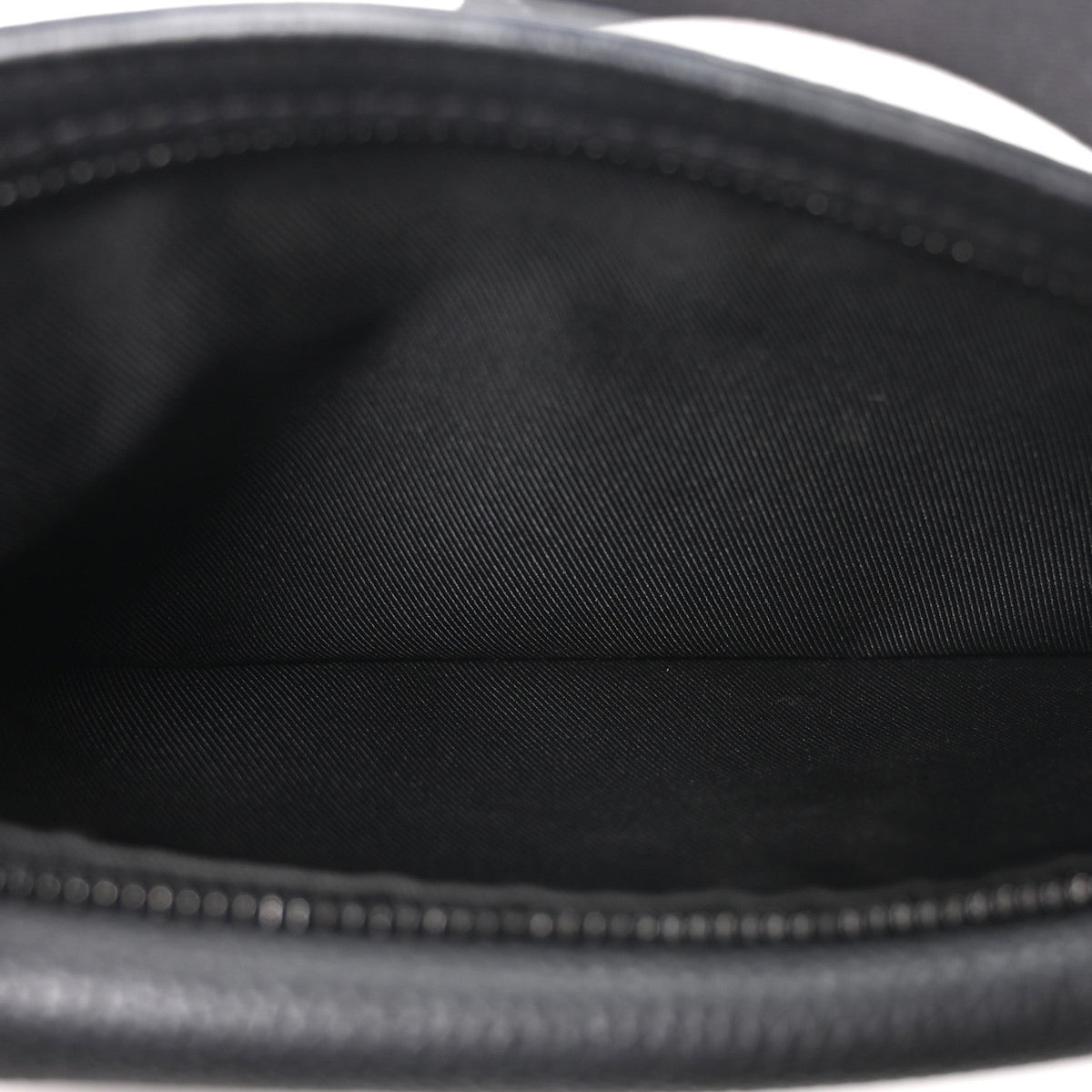 Grained Calfskin Aerogram Takeoff Sling Black