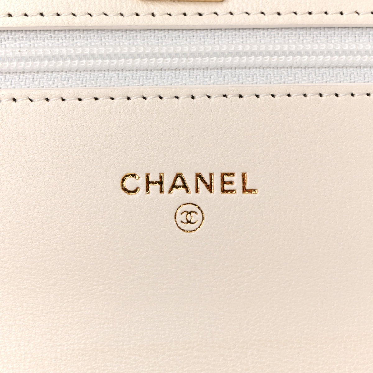 Lambskin Quilted CC Pearl Crush Wallet on Chain WOC White