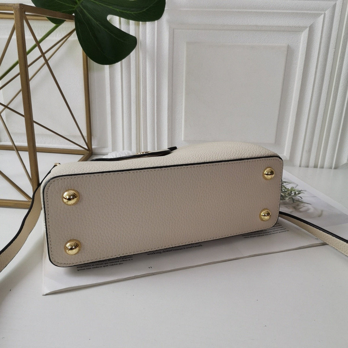 Louis Vuitton Capucines Eggshell