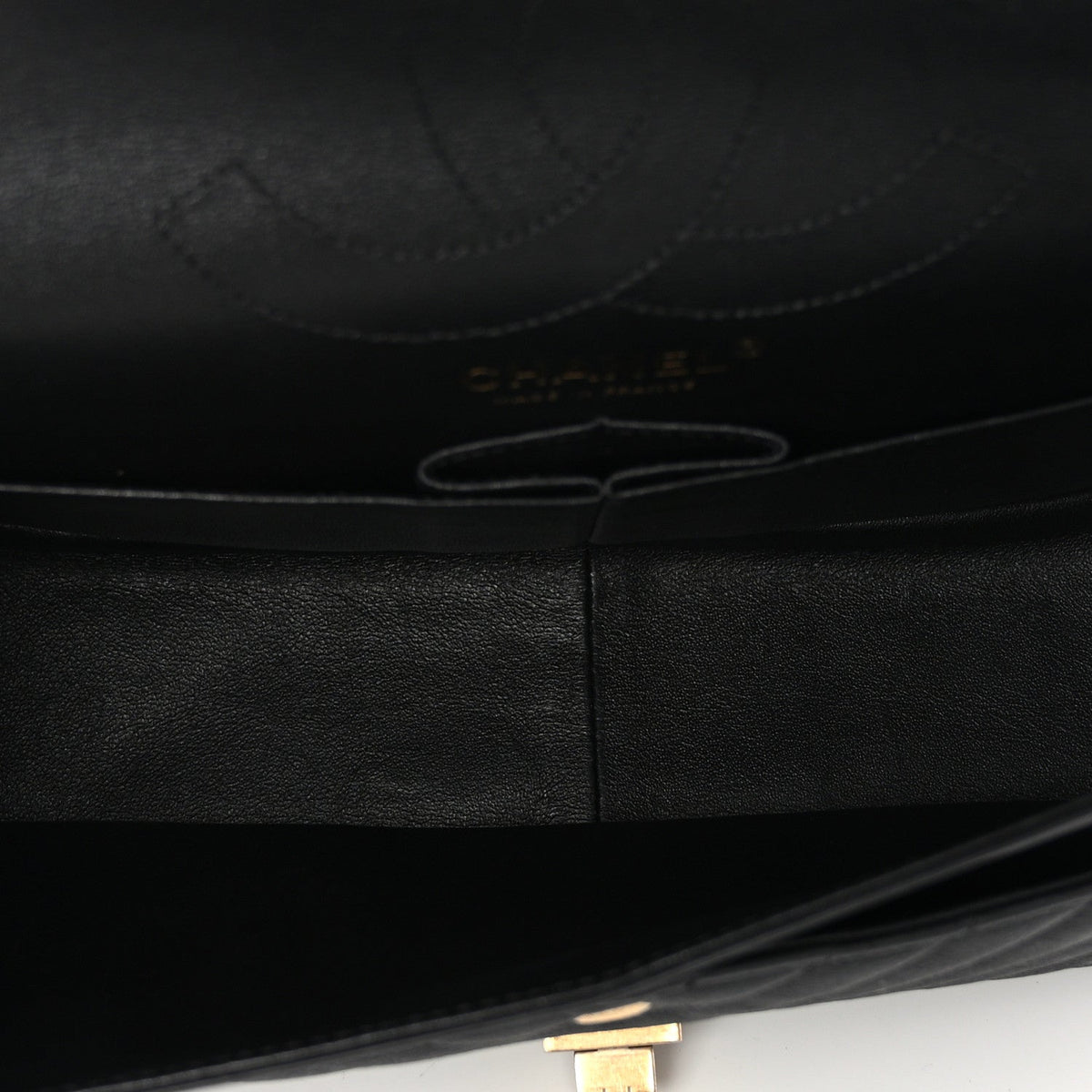Crumpled Calfskin Chevron Quilted 2.55 Reissue 226 Black