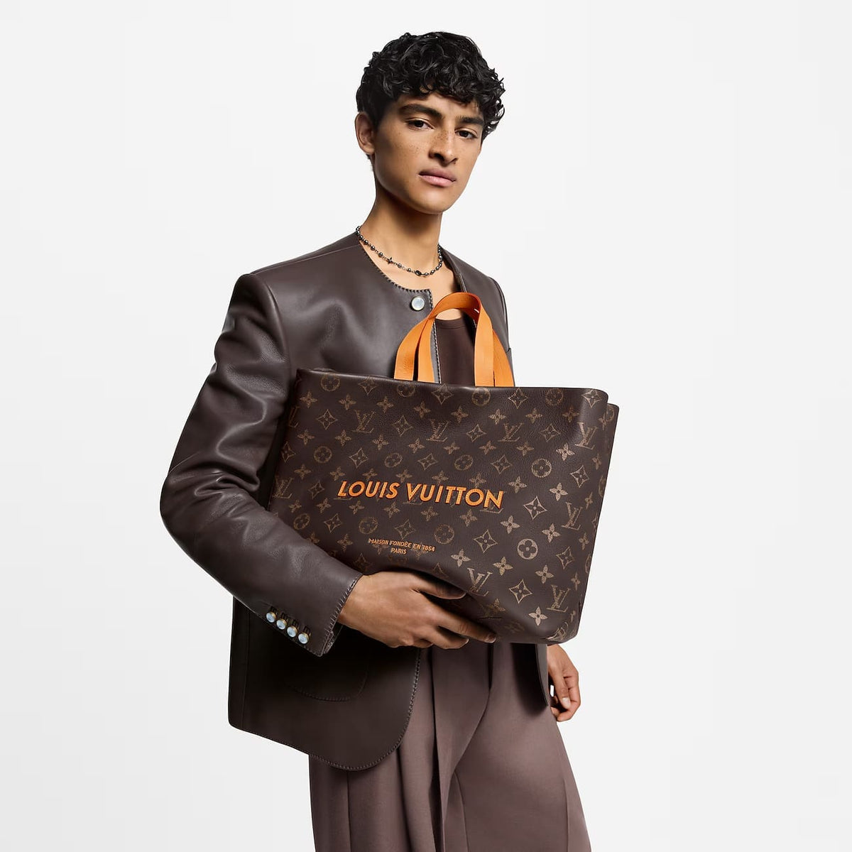 Louis Vuitton M13928 Shopper Tote MM