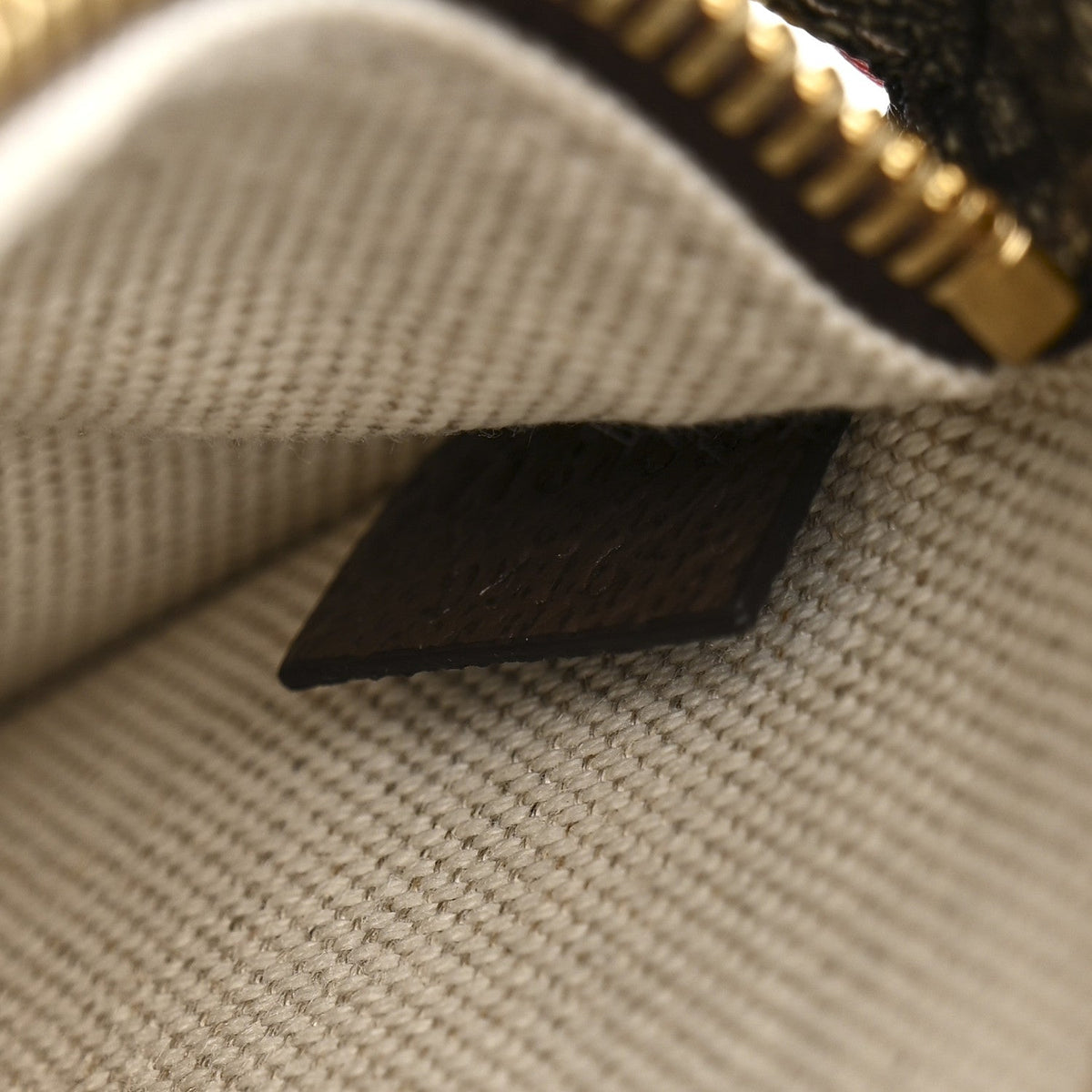 GG Supreme Monogram Textured Dollar Calfskin Blondie Belt Bag Beige Ebony New Acero