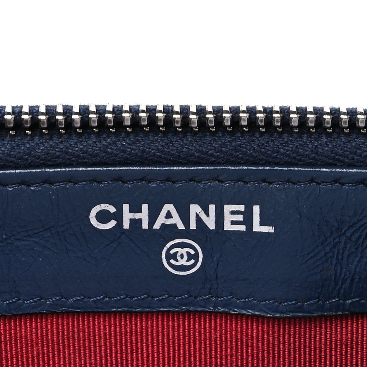 Aged Calfskin Quilted Small Gabrielle Clutch With Chain Navy Black