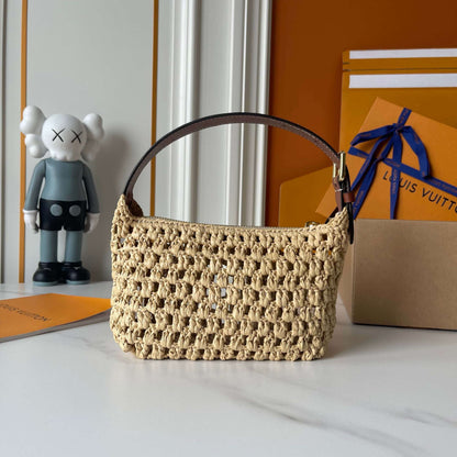 LOUIS VUITTON HILLS POCHETTE RAFFIA NATURAL TAN 18CM M14304