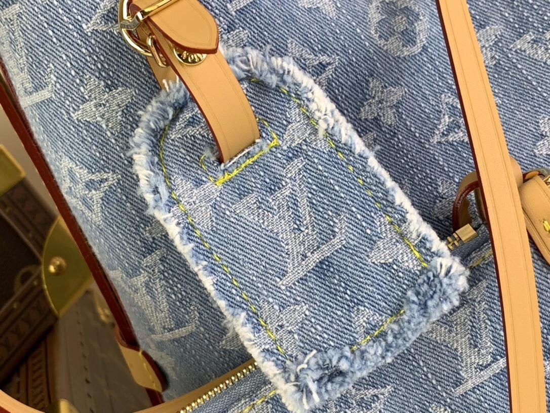 Louis Vuitton M11462 CarryAll PM