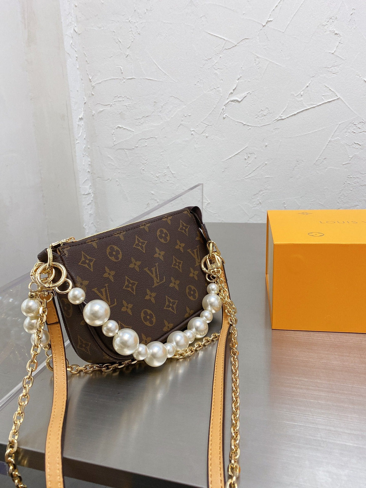 LV Ivy Monogram