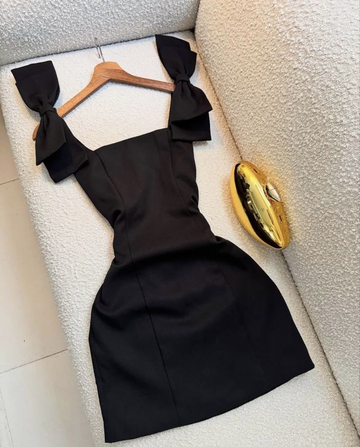 Summer A Line Straps Black Bow Satin Short Homecoming Dress Outfits SH5715