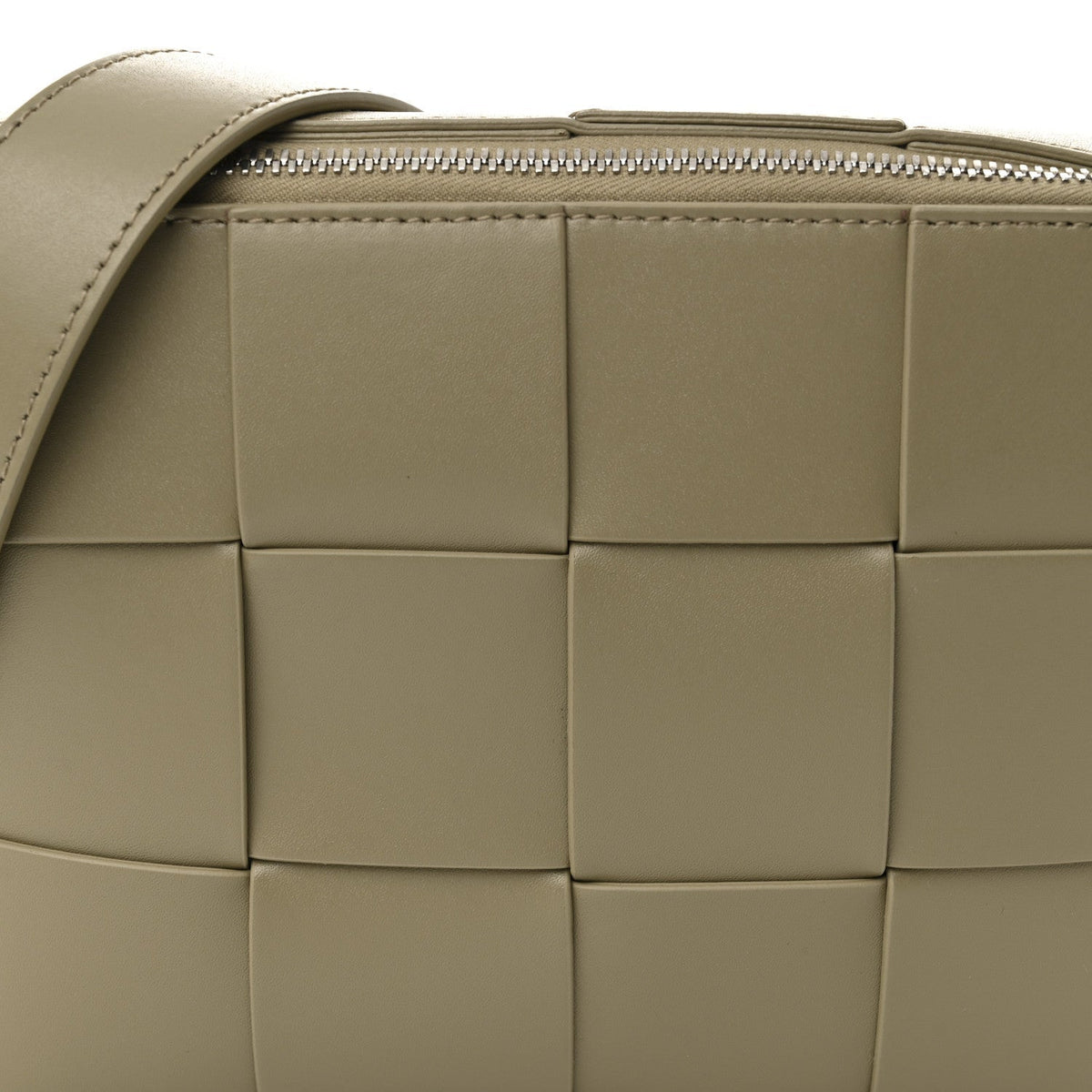 Lambskin Maxi Intrecciato Cassette Camera Bag Travertine