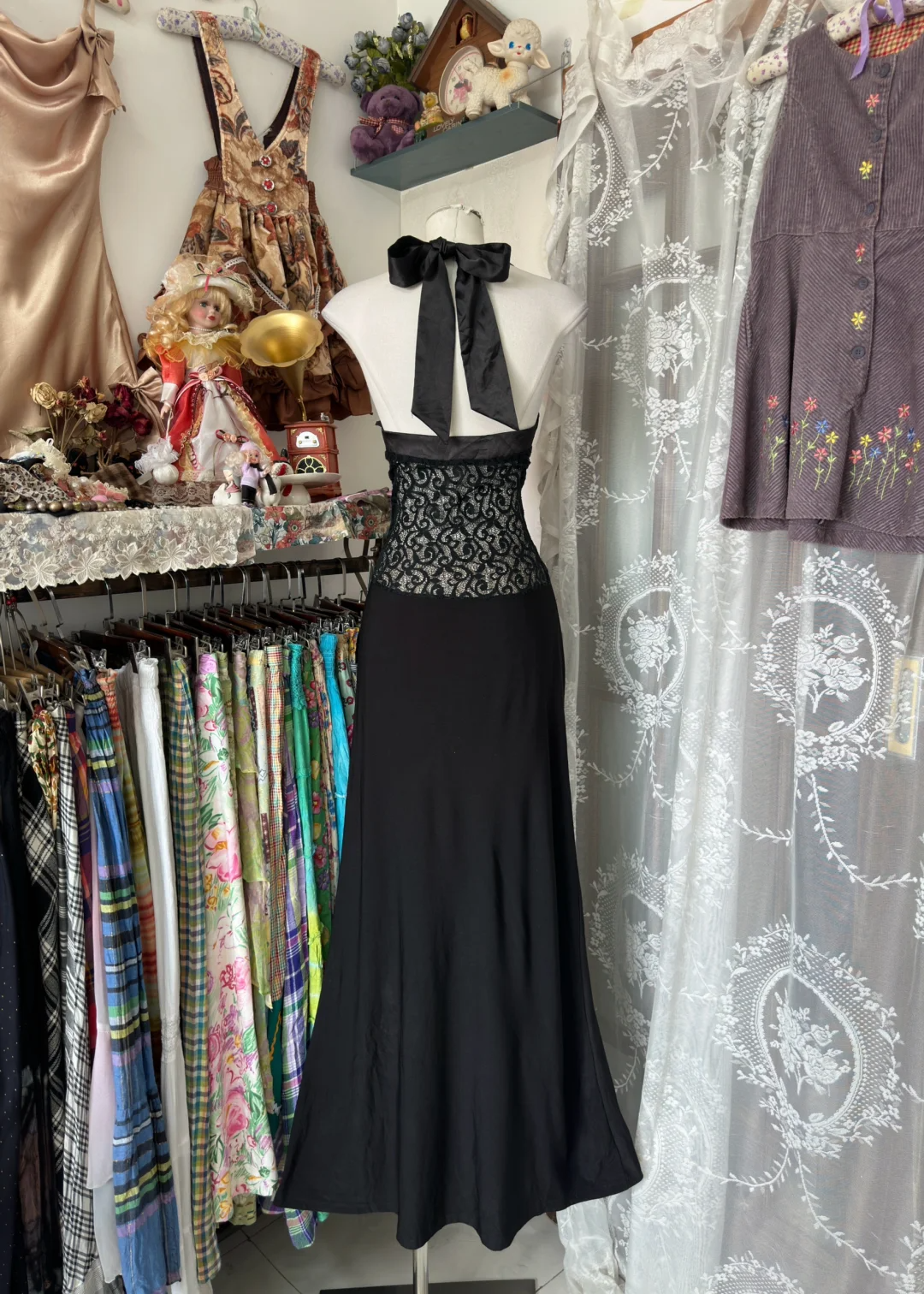 Black Halter Neck Lace Mermaid Vintage Long Formal Party Dress, D332