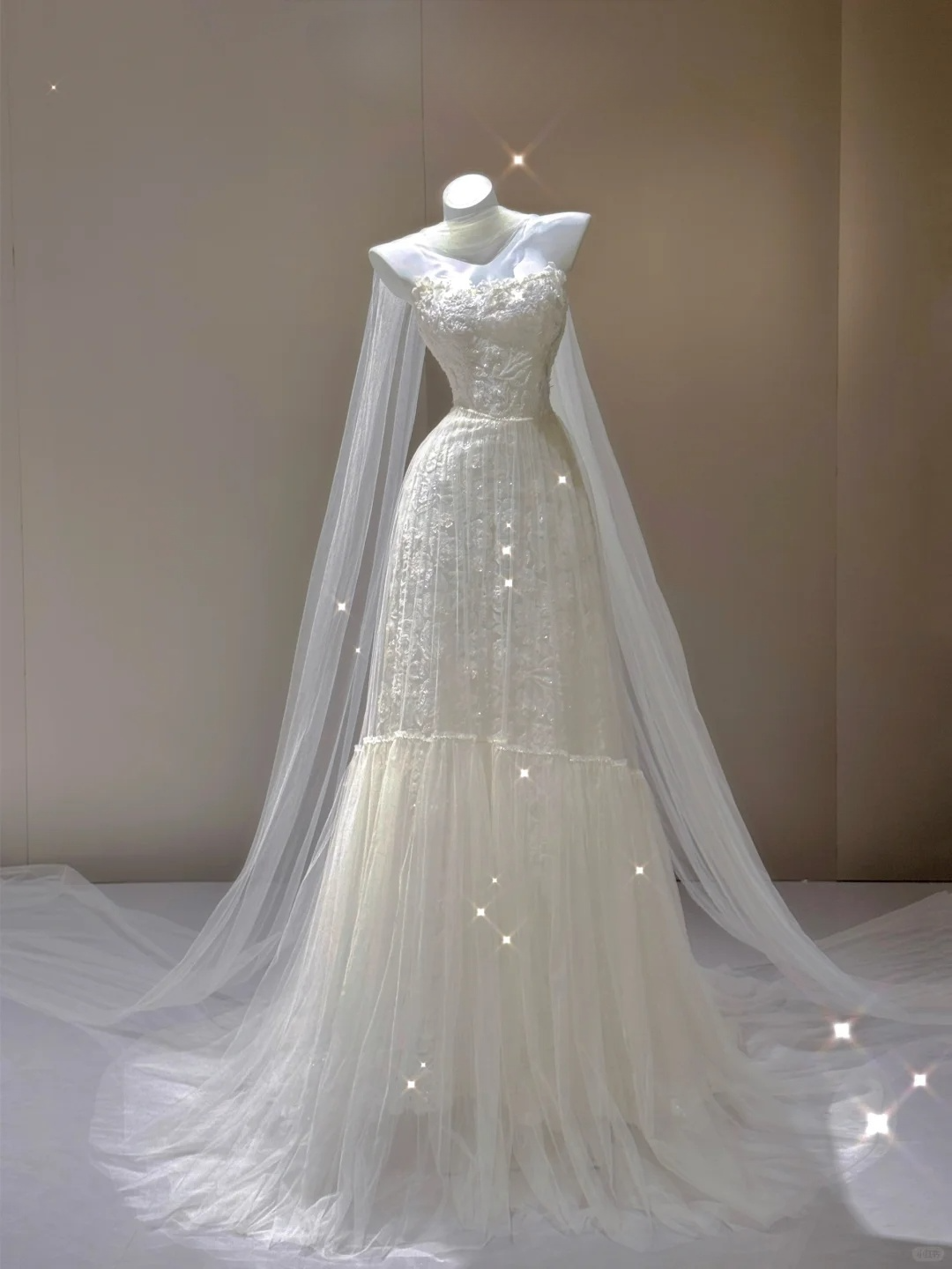 Elegant Sweetheart Neck A-Line Tulle Wedding Dress Long Evening Gown, D471