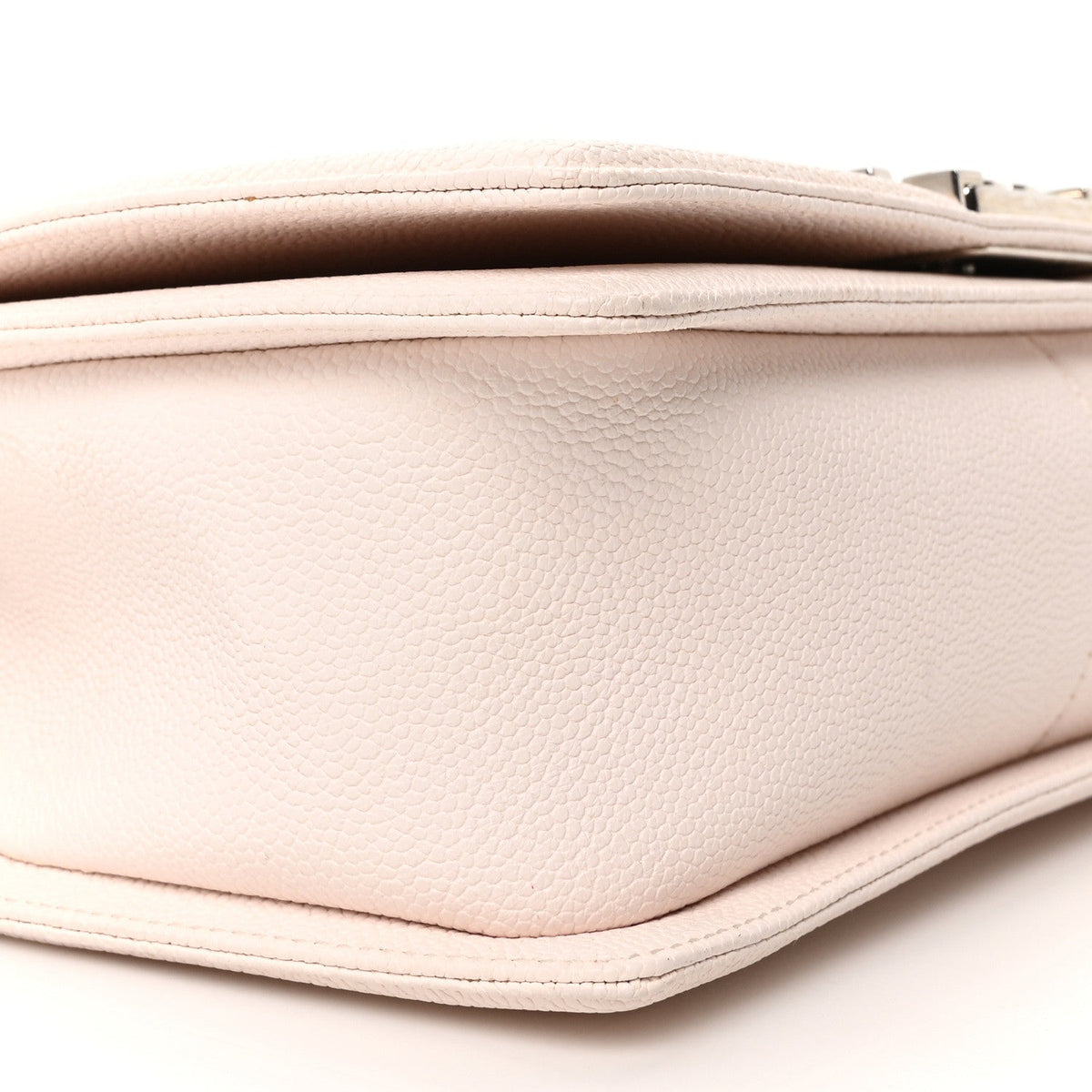 Caviar Quilted Medium Boy Flap Ivory