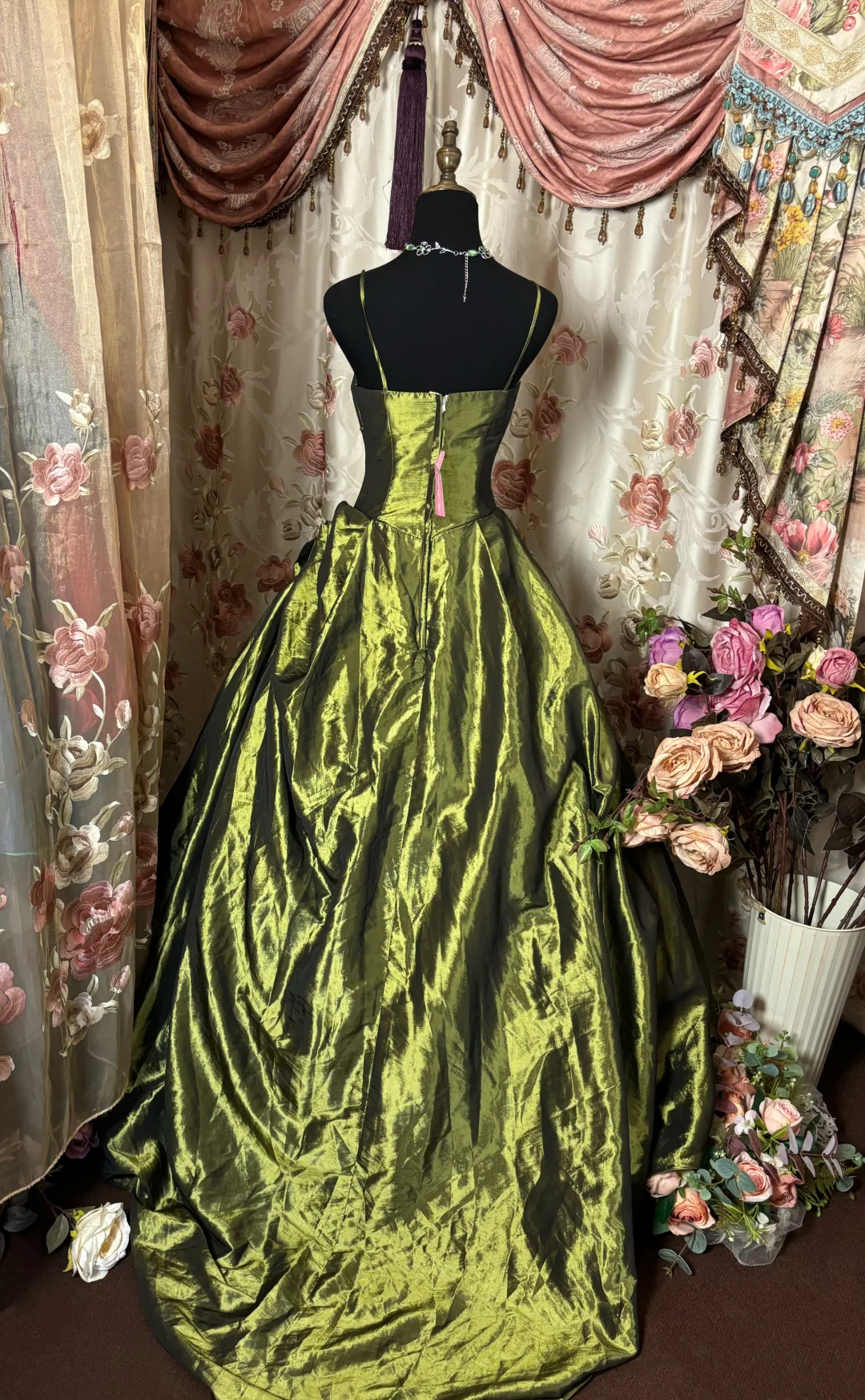 Green Spaghetti Straps A-Line Satin Retro Long Party Dress Evening Gown, D622