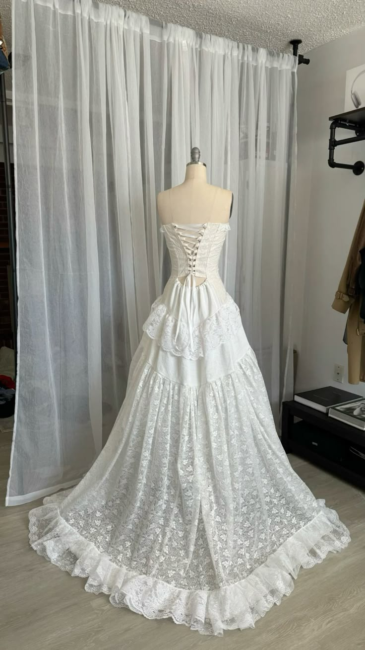 White Strapless A-Line Lace Long Party Dress Vintage Wedding Dress, D791