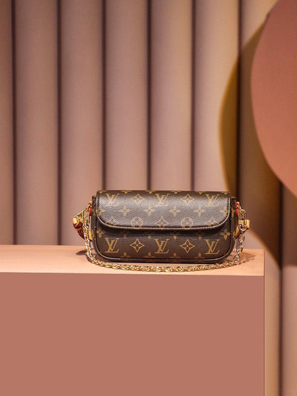 Louis Vuitton Wallet on Chain Ivy Monogram M81911