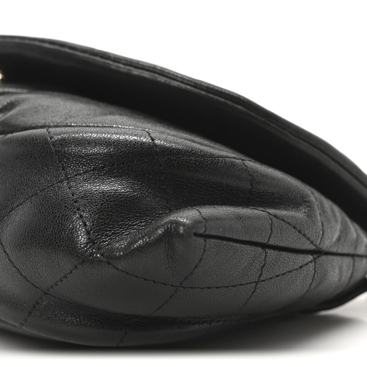 Lambskin Half Moon Wallet On Chain WOC Black
