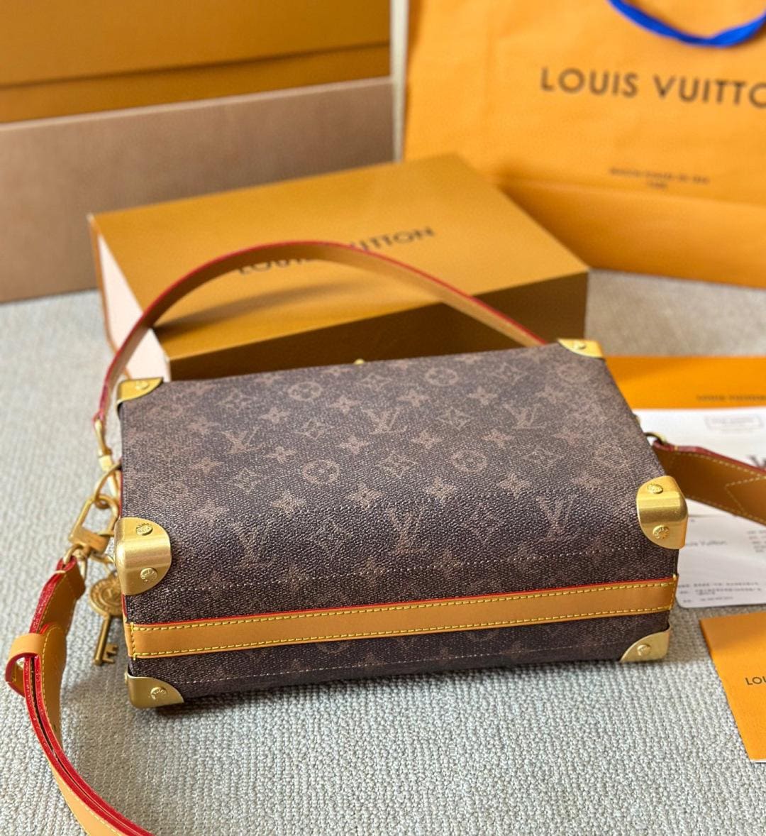 Louis Vuitton M11536 Soul Trunk East West