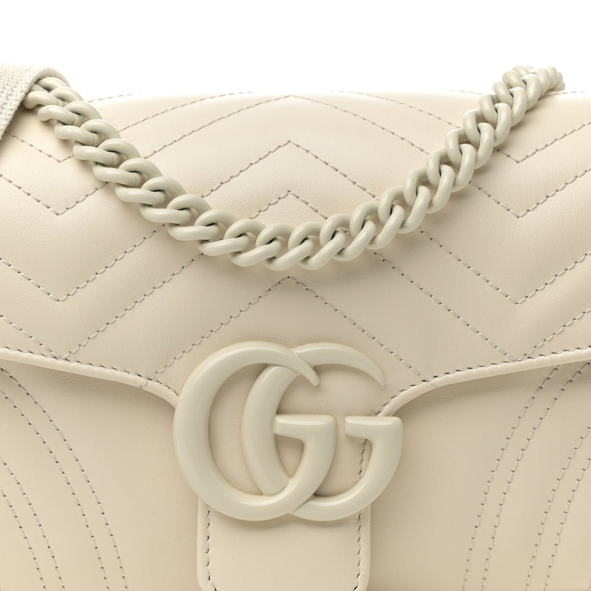 Calfskin Matelasse Monochrome GG Marmont Crossbody Shoulder Bag White