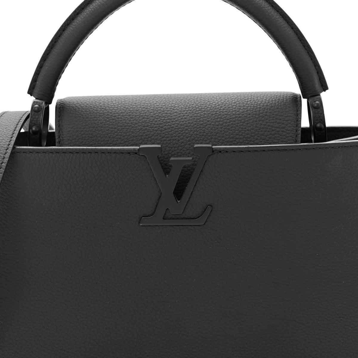Taurillon Capucines East West MM Matte Black