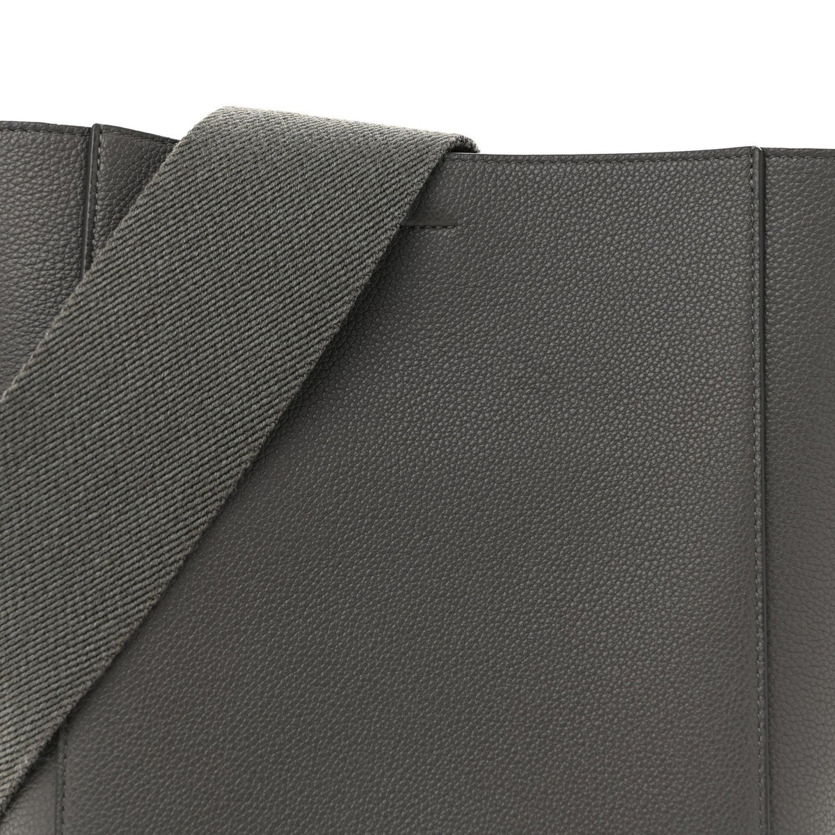 Soft Grained Calfskin Small Sangle Bucket Bag Kohl