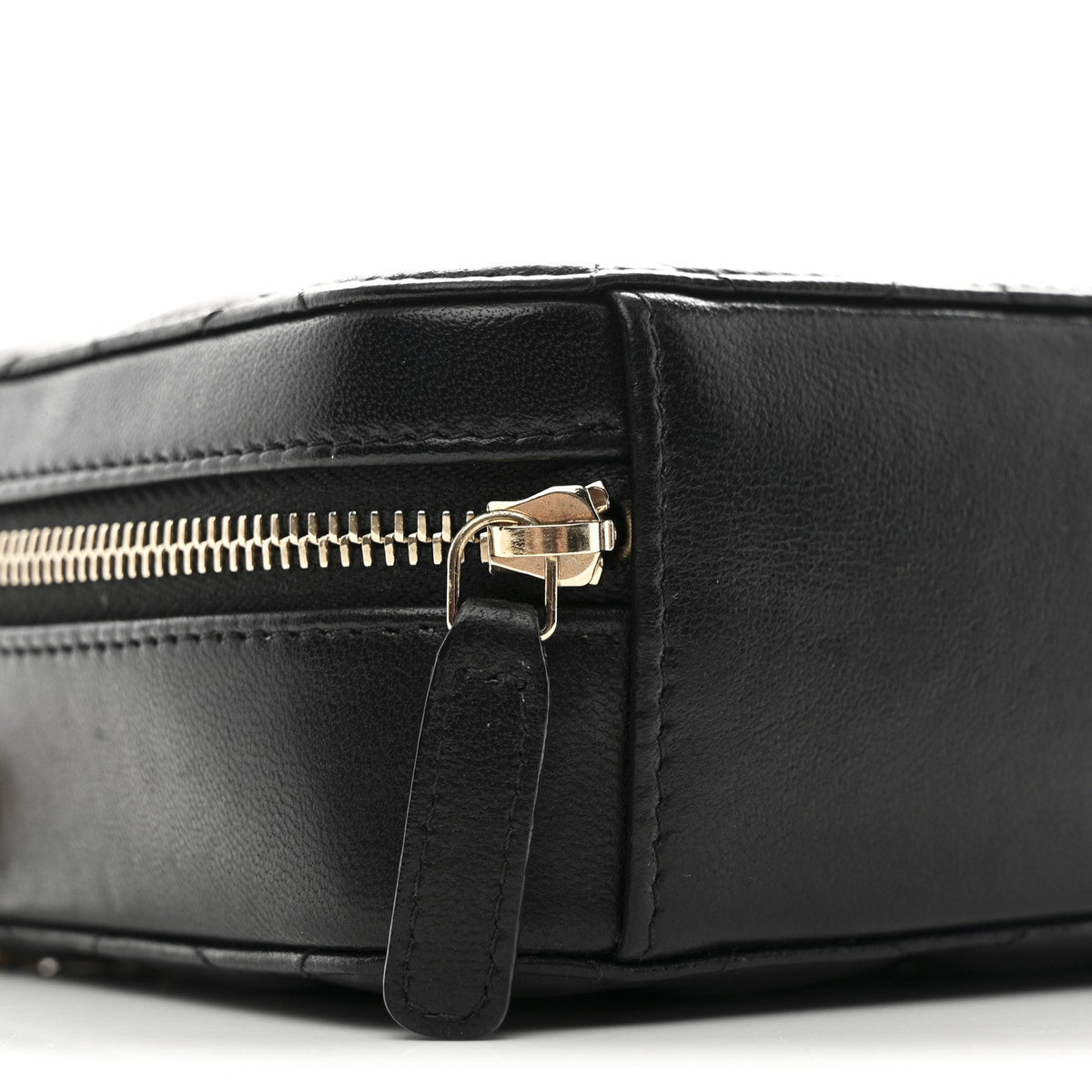 Lambskin Quilted CC Pearl Crush Camera Case Black