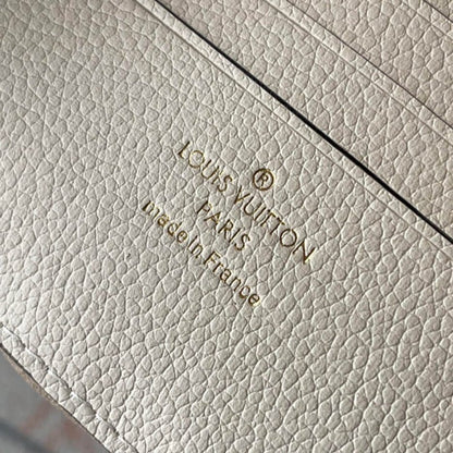 Louis Vuitton Wallet on Chain Ivy M82210