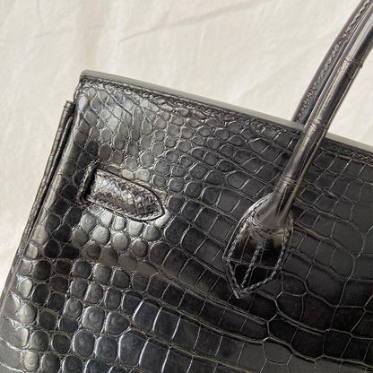 Hermès Black Shiny Porosus Crocodile Leather Gold Hardware Birkin 35 Bag