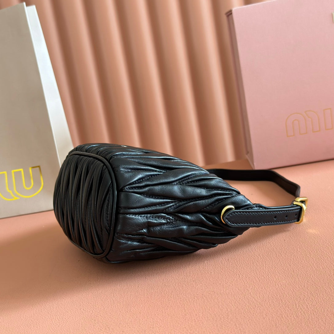 Miu Matelassé Pouch Bag 15cm Black Leather