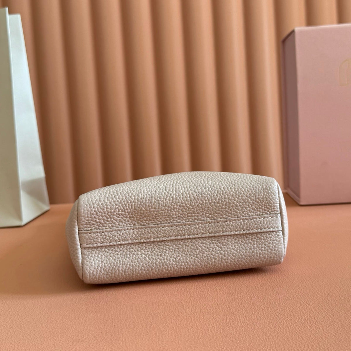 Miu Leather Bucket Bag 16cm Powder Pink Grain Cowhide