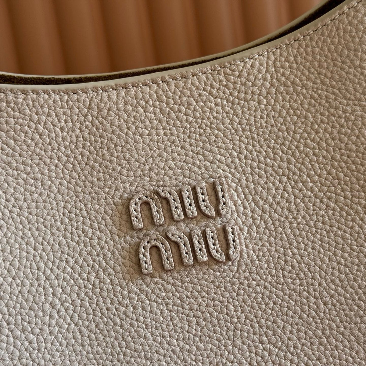 Miu Leather Bucket Bag 23cm Powder Pink Grain Cowhide