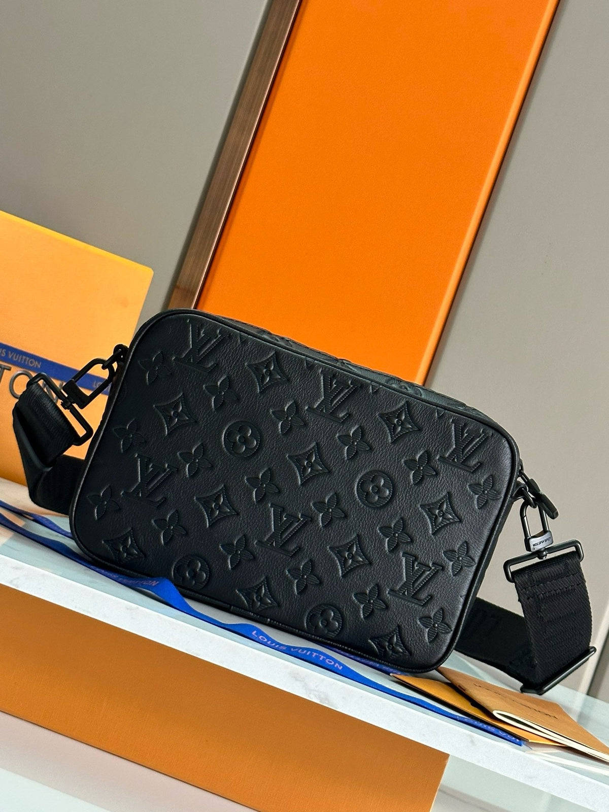 Louis Vuitton Alpha Wearable Wallet M82544