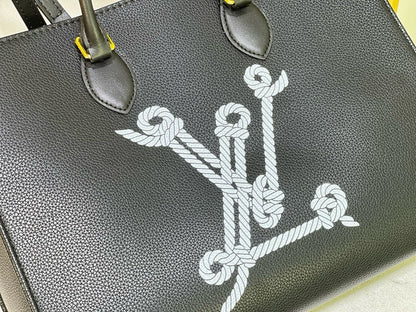 Louis Vuitton M24834 OnTheGo MM