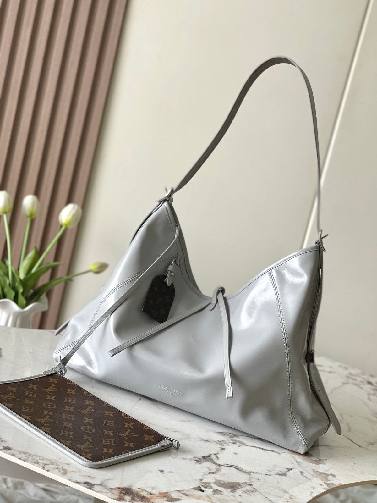 Louis Vuitton M12583 CarryAll Dark MM