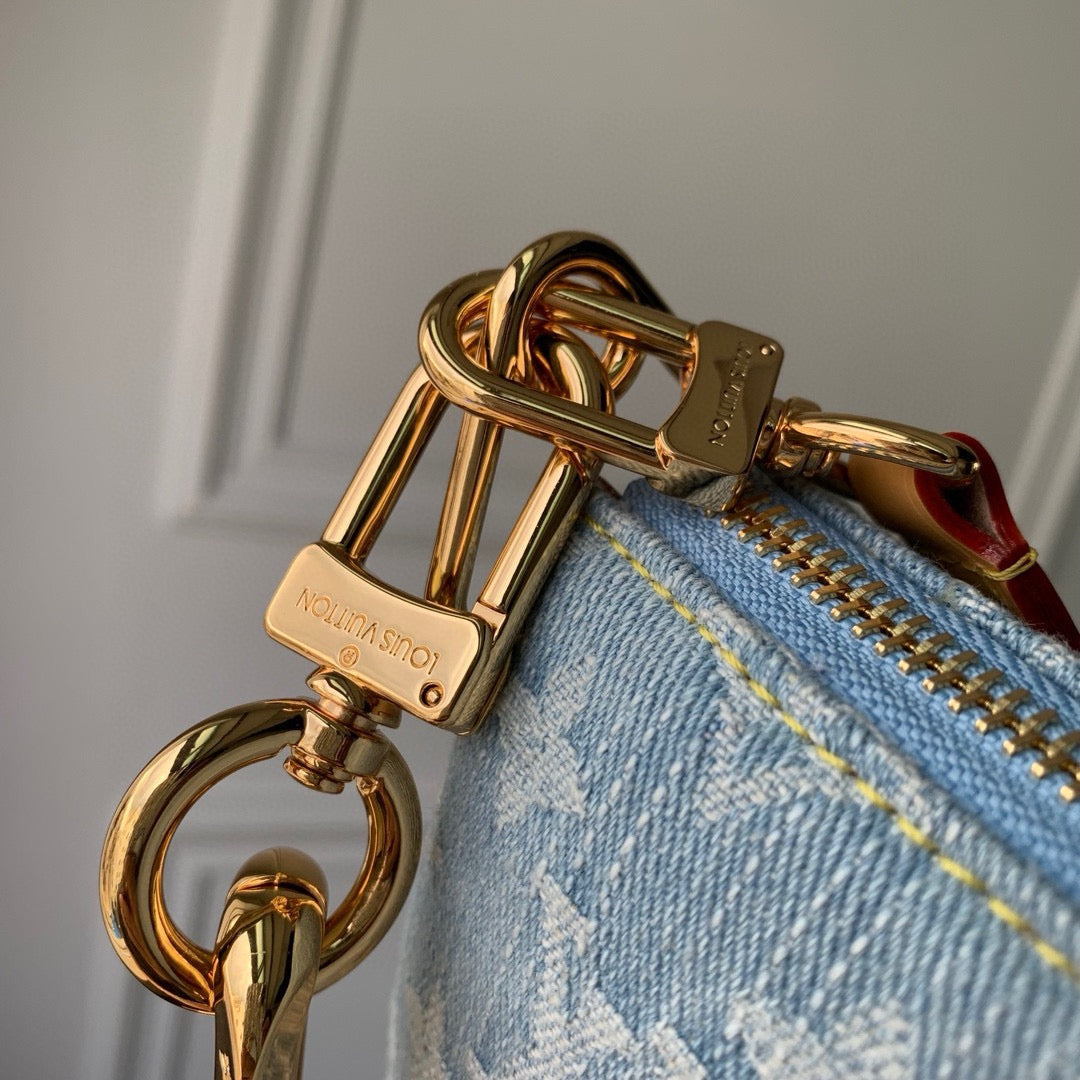 Louis Vuitton M11401 Coussin BB