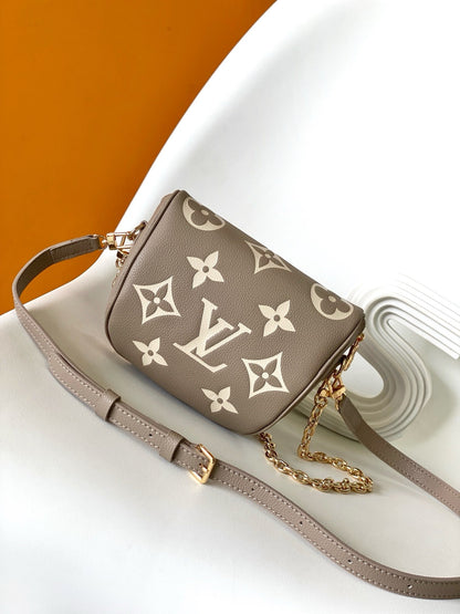 Louis Vuitton M83219 Mini Bumbag