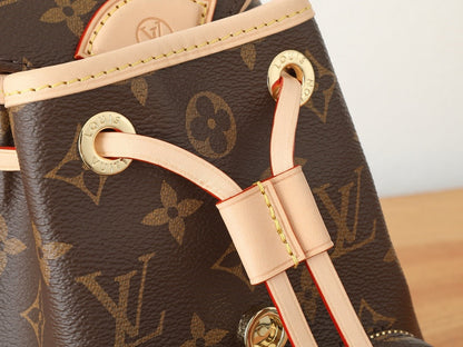 Louis Vuitton M11199 Montsouris Mini