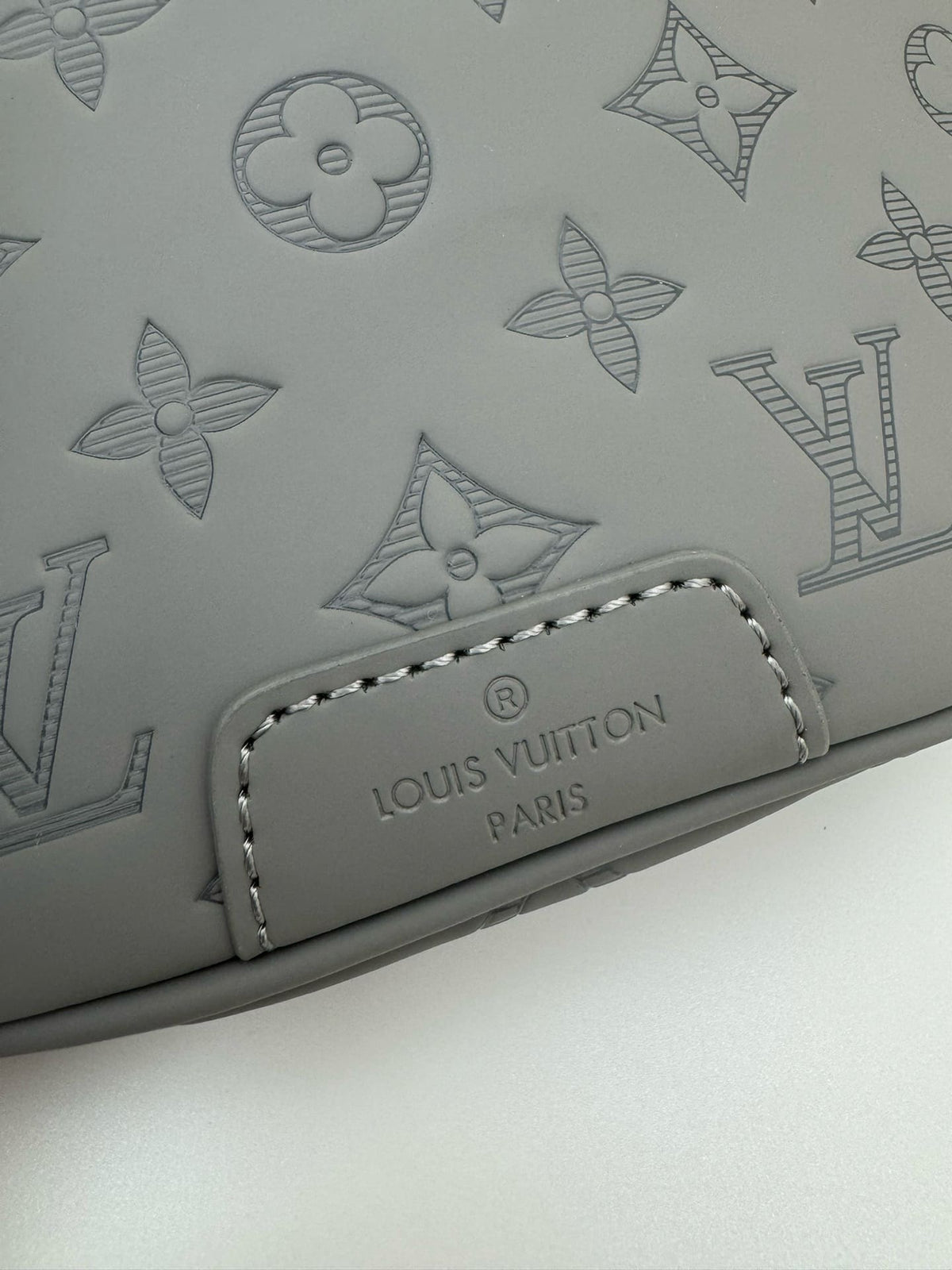 Louis Vuitton M46108 Discovery Bumbag