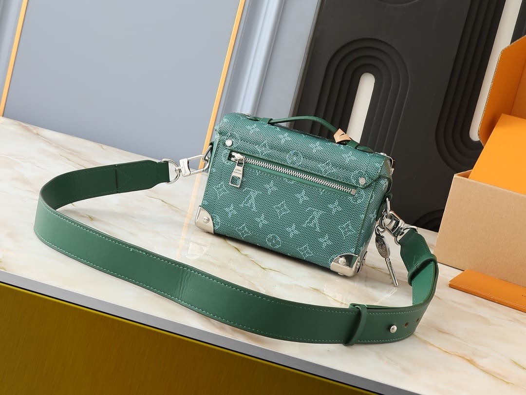 Louis Vuitton M12686 Soul Trunk