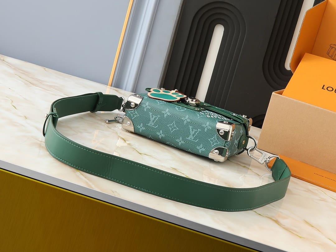 Louis Vuitton M12686 Soul Trunk
