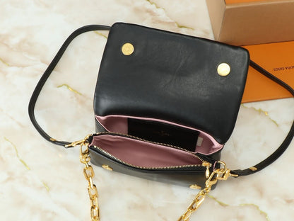 Louis Vuitton M83359 Pochette Coussin