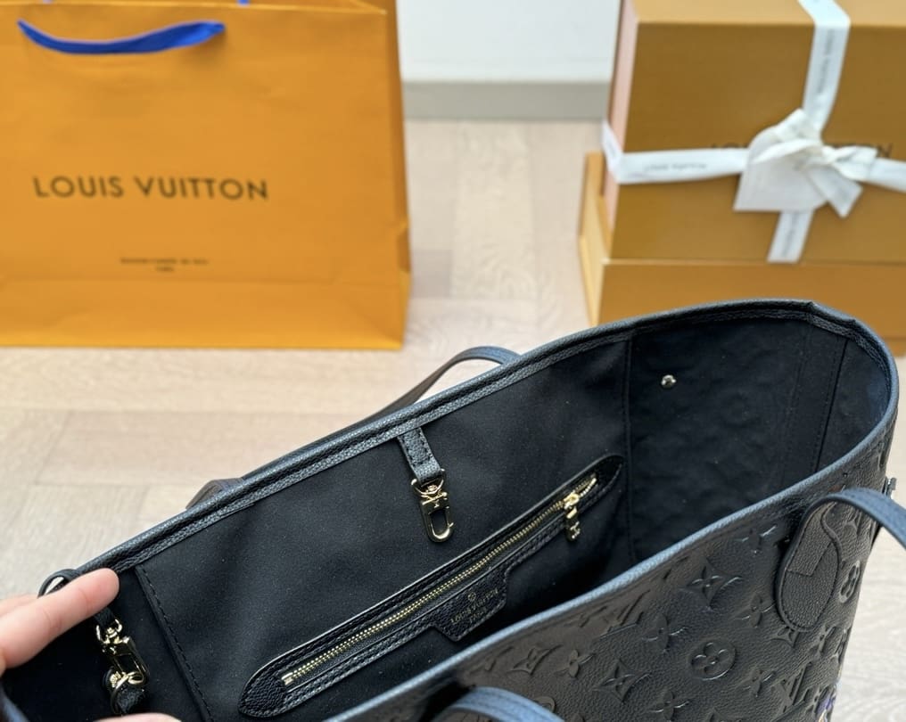 Louis Vuitton M13675 LV x TM Neverfull MM