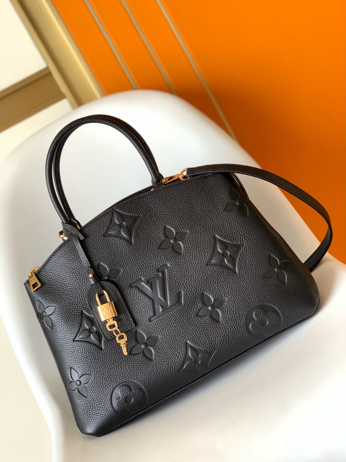 Louis Vuitton M45811 Grand Palais
