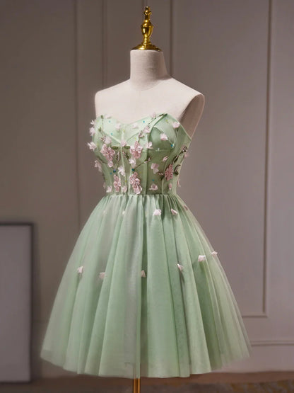 Charming Homecoming Dress Sweetheart Tulle Beaded Flowers Short Prom Dress Back to School Outfits Party Dress  D6092
